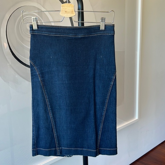 ARMANI JEANS DENIM PENCIL SKIRT - SIZE SMALL - Picture 1 of 8